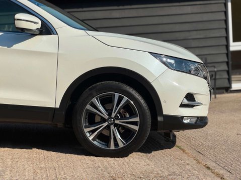 Nissan Qashqai 1.3 DIG-T N-Connecta SUV 5dr Petrol Manual Euro 6 (s/s) (160 ps) 8