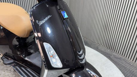 Piaggio Vespa Primavera 2021 ONLY 612 MILES NEW MOT SERVICED 50CC AUTO 35
