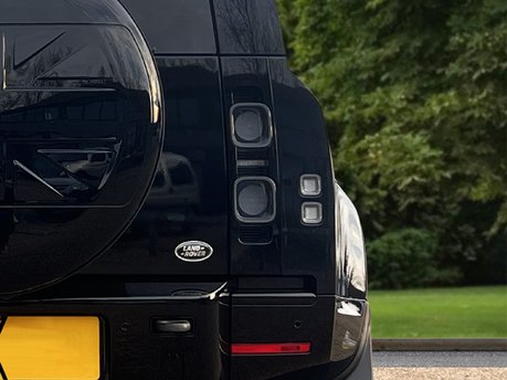 Land Rover Defender V8 26