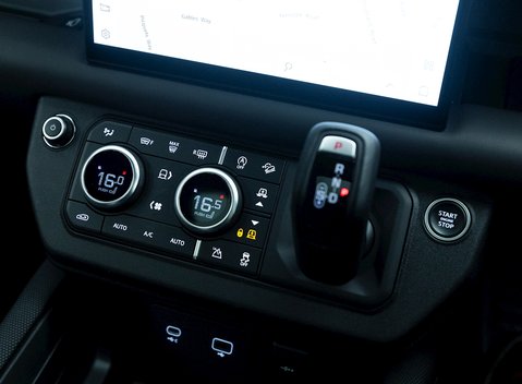 Land Rover Defender 110 V8 19