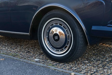 Rolls-Royce Corniche III 21