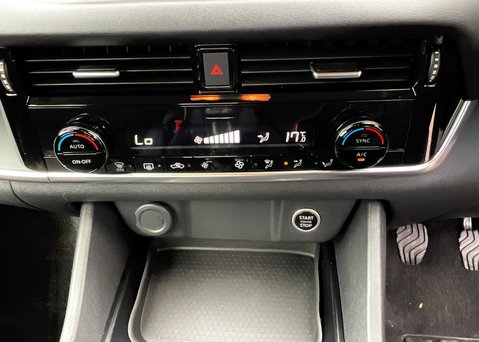 Nissan Qashqai DIG-T ACENTA PREMIUM MHEV 17