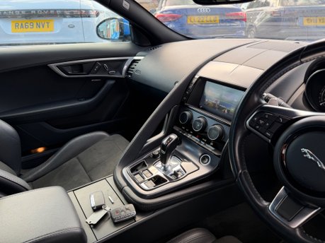 Jaguar F-Type 3.0 V6 R-DYNAMIC 380 25