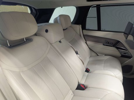 Land Rover Range Rover 4.4 Range Rover First Edition Auto 4WD 5dr 47