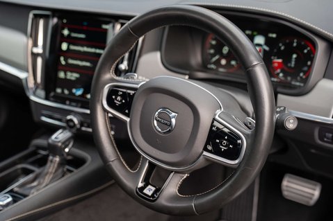 Volvo V90 2.0 V90 R-Design+ D5 PowerPulse AWD Auto 4WD 5dr 50