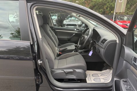 Volkswagen Golf BLUEMOTION MATCH TDI -DEMO +1 OWNER -19 SERVICES -£35 ROAD TAX -SUNROOF 15