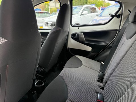 Toyota Aygo 1.0 VVT-i Move MultiMode Euro 5 5dr 21