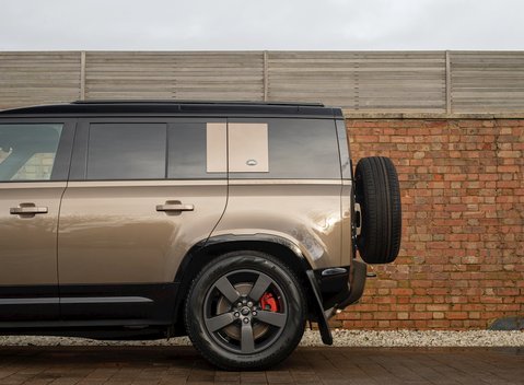 Land Rover Defender 110 X P400 24