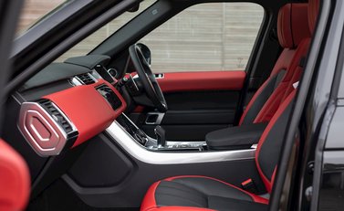 Land Rover Range Rover Sport 3.0 SDV6 Autobiography Dynamic 16