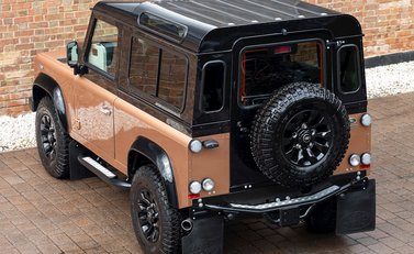 Land Rover Defender 90 Autobiography Edition 9