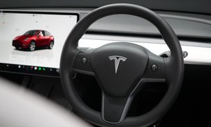 Tesla Model Y RWD Comfort Suspension White Interior Multi Coat Red One Owner Pristine 16