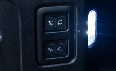 Land Rover Defender 90 D350 X-DYNAMIC HSE HARD TOP URBAN 44