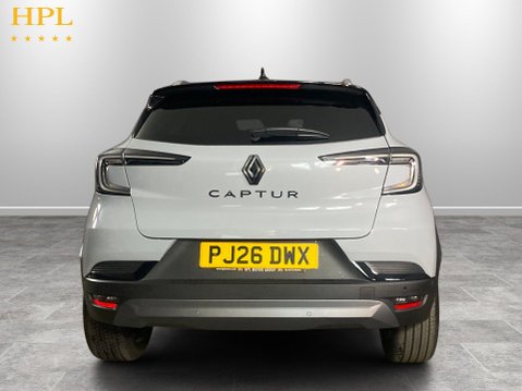 Renault Captur 1.2 TCe esprit Alpine SUV 5dr Petrol Manual Euro 6 (s/s) (115 ps) 6
