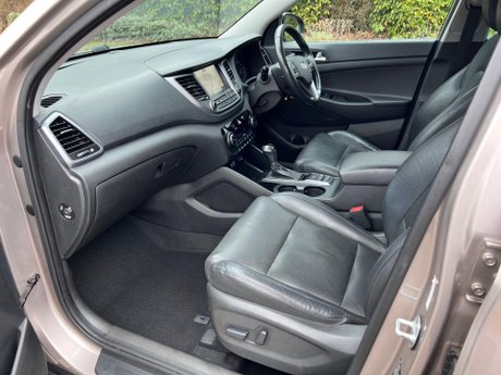 Hyundai TUCSON 2.0 CRDi Premium Auto 4WD Euro 6 5dr 28