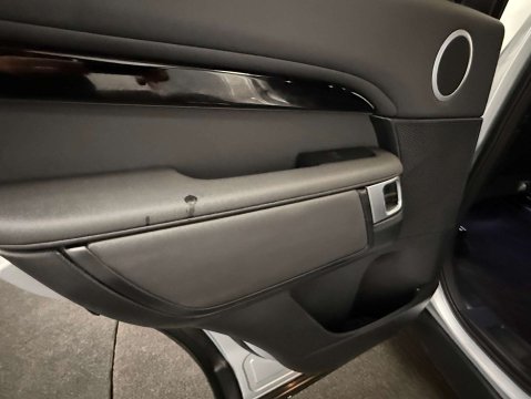 Land Rover Discovery 3.0 Discovery SE SD6 Auto 4WD 29