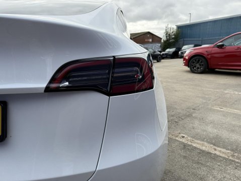 Tesla Model Y SUV 5dr Electric Auto RWD (346 ps) 19