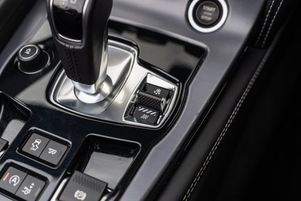 Jaguar F-Type R-Dynamic Black 29