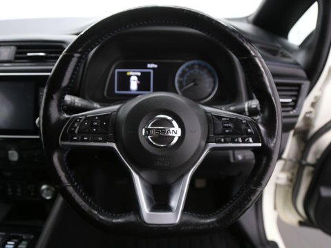 Nissan LEAF 40kWh N-Connecta Auto 5dr 10