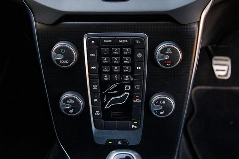 Volvo V40 T2 R-DESIGN NAV PLUS 32