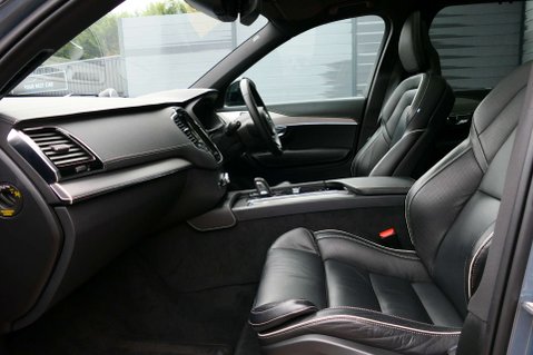 Volvo XC90 2.0 XC90 R-Design B5 MHEV AWD Auto 4WD 5dr 42