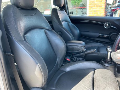 Mini Hatch 2.0 John Cooper Works Euro 6 (s/s) 3dr 15