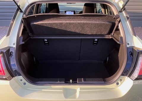 Suzuki Swift MOTION 18