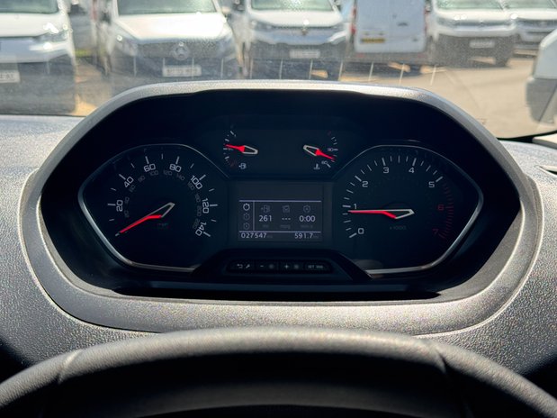Peugeot Partner SWB L1H1 [SOLD KH] Low Roof Professional Premium+ Air Con Sensors EURO 6 17