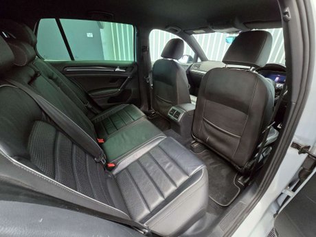 Volkswagen Golf 2.0 TSI BlueMotion Tech R Hatchback 5dr Petrol DSG 4Motion Euro 6 (s/s) (31 19