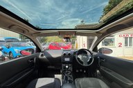 Nissan Qashqai 360 CAMERA..GLASS ROOF..SAT NAV..BLUETOOTH..10 SERVICES..STUNNING EXAMPLE 2
