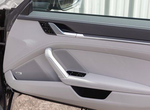 Porsche 911 Carrera (992) 21