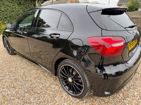 Mercedes-Benz A Class 2.1 A200d AMG Line (Premium Plus) 7G-DCT Euro 6 (s/s) 5dr 11