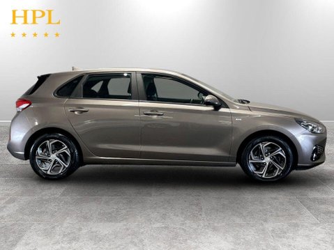 Hyundai i30 1.0 T-GDi MHEV SE Connect Hatchback 5dr Petrol Hybrid DCT Euro 6 (s/s) (120 8