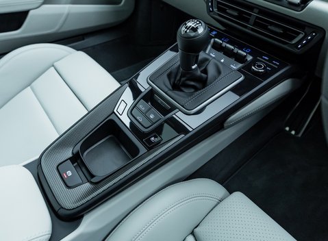 Porsche 911 Carrera GTS (992) 19
