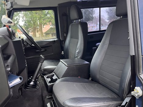 Land Rover Defender 90 XS STATION WAGON 4