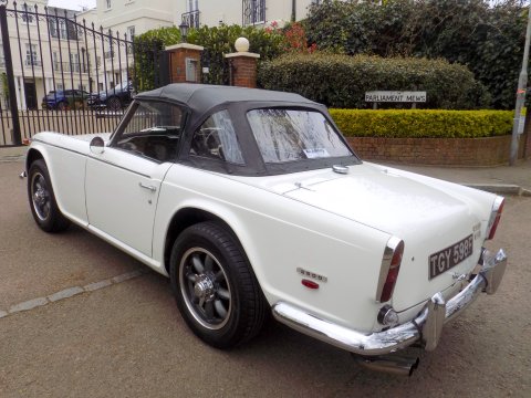 Triumph TR5 Sports 9