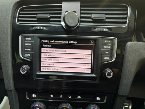 Volkswagen Golf 2.0 TSI BlueMotion Tech R 4Motion Euro 6 (s/s) 5dr 32