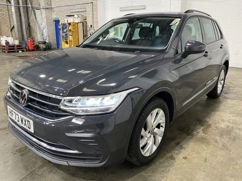 Volkswagen Tiguan LIFE TSI DSG 1