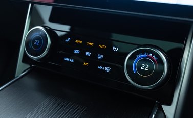 Land Rover Range Rover P530 FIRST EDITION 24