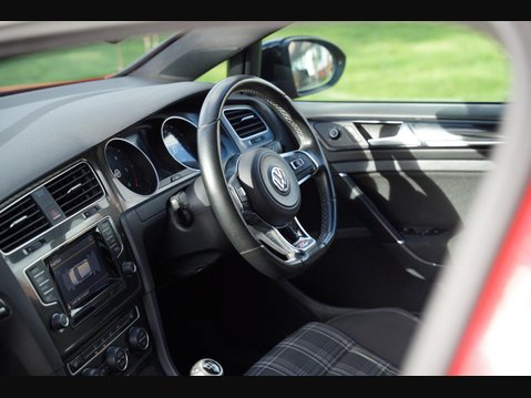 Volkswagen Golf 2.0 TDI BlueMotion Tech GTD Euro 6 (s/s) 5dr 27