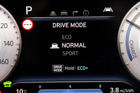 Hyundai KONA PREMIUM 36