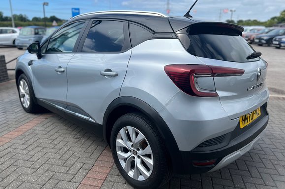 Renault Captur ICONIC 1.0 TCE 9