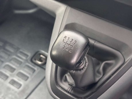 Vauxhall Vivaro 1.5 Vivaro 2700 Sportive S/S 17