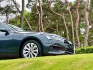 Audi A4 AVANT TFSI TECHNIK MHEV 25