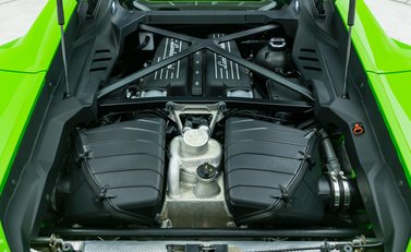 Lamborghini Huracan TECNICA 40