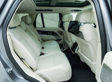 Land Rover Range Rover P550e Autobiography 14