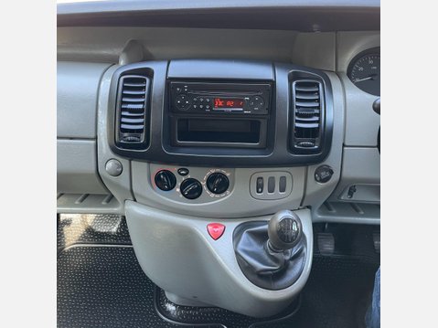 Renault Trafic 2.0 TD dCi SL27 Panel Van 4dr Diesel Manual L1 H1 (214 g/km, 115 bhp) 24