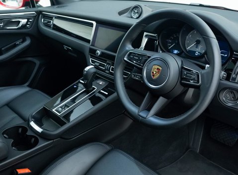 Porsche Macan S 8