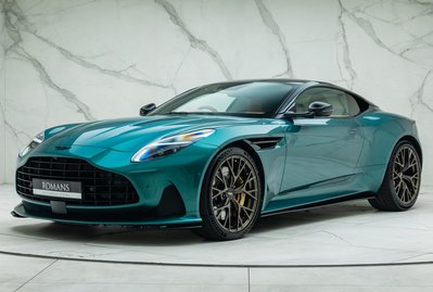Aston Martin DB12 V8