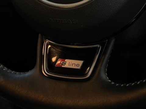 Audi A4 2.0 TDI S line quattro Euro 5 (s/s) 5dr 17
