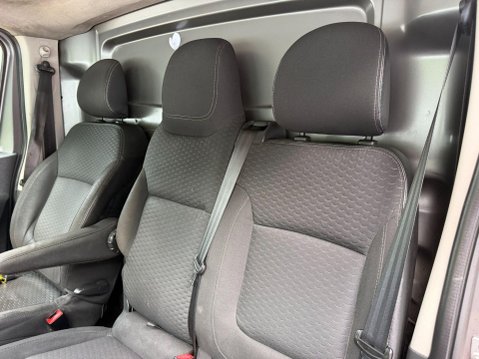 Vauxhall Vivaro 1.6 CDTi 2700 BiTurbo Sportive L1 H1 Euro 6 (s/s) 5dr 42